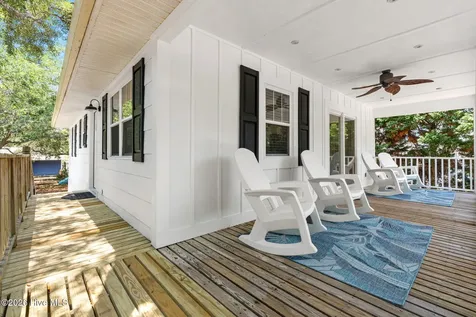 169 NW 3rd Street Oak Island NC 28465