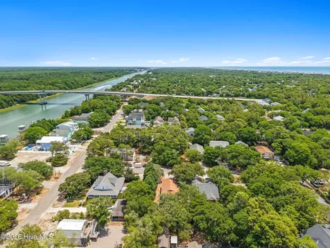 169 NW 3rd Street Oak Island NC 28465
