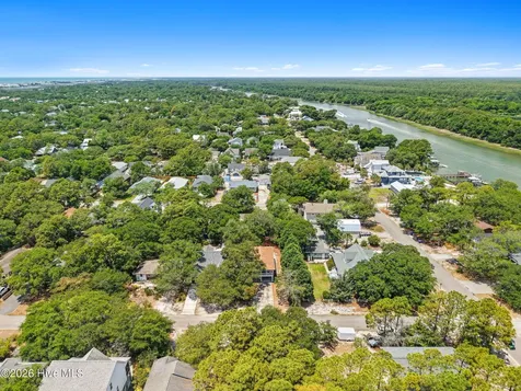 169 NW 3rd Street Oak Island NC 28465