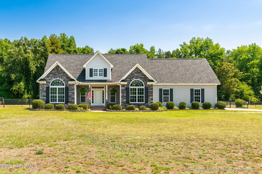 1227 Grayleigh Drive Ayden NC 28513