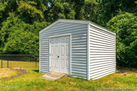 1227 Grayleigh Drive Ayden NC 28513