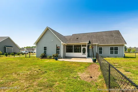 1227 Grayleigh Drive Ayden NC 28513