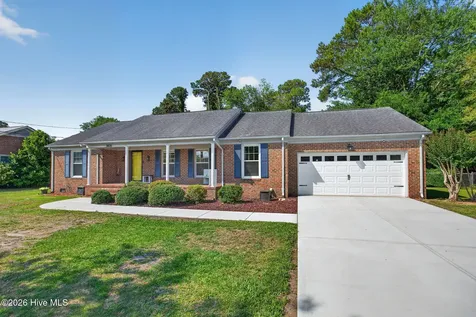 3820 Sweetbriar Road Wilmington NC 28403