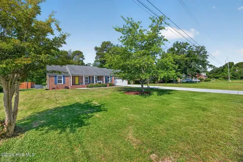 3820 Sweetbriar Road Wilmington NC 28403