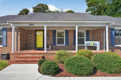 3820 Sweetbriar Road Wilmington NC 28403