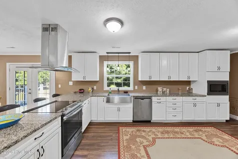 8821 Red Hill Road Whiteville NC 28472