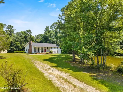 8821 Red Hill Road Whiteville NC 28472