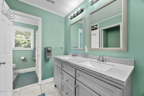 8821 Red Hill Road Whiteville NC 28472