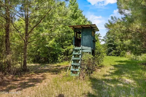 8821 Red Hill Road Whiteville NC 28472
