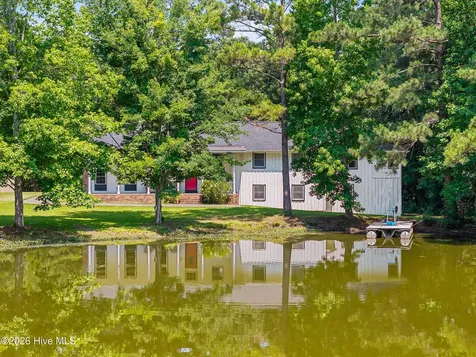 8821 Red Hill Road Whiteville NC 28472