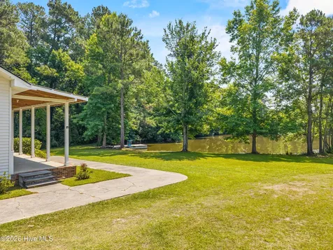 8821 Red Hill Road Whiteville NC 28472
