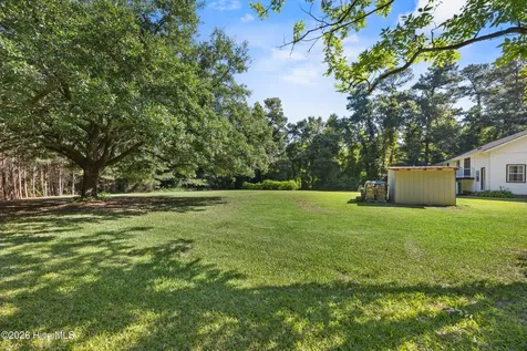 8821 Red Hill Road Whiteville NC 28472