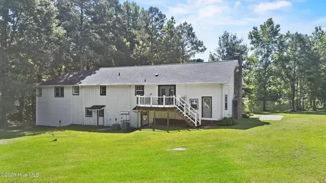 8821 Red Hill Road Whiteville NC 28472
