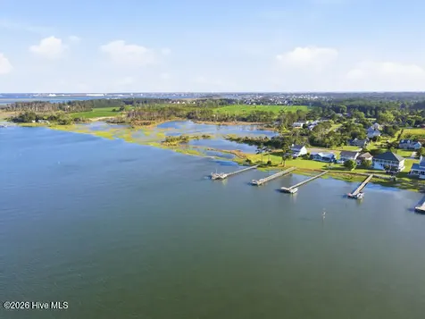 1926 Snowy Egret Drive Morehead City NC 28557
