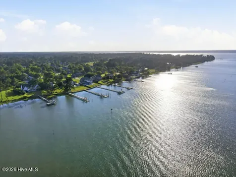 1926 Snowy Egret Drive Morehead City NC 28557