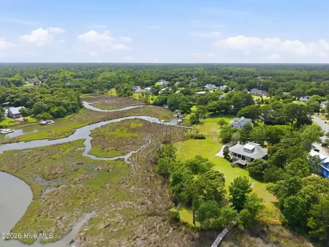294 Crane Pointe Hampstead NC 28443