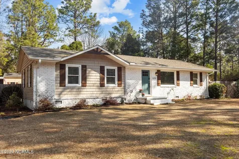 620 E New England Avenue Pinebluff NC 28373