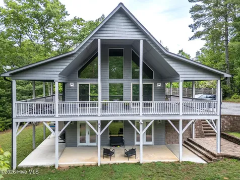 135 Heritage Trail Brasstown NC 28902