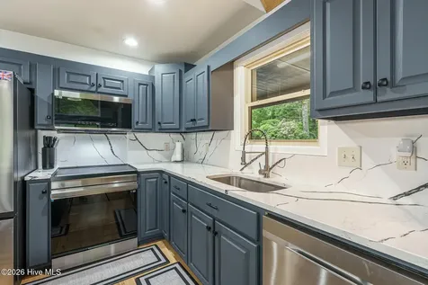 135 Heritage Trail Brasstown NC 28902