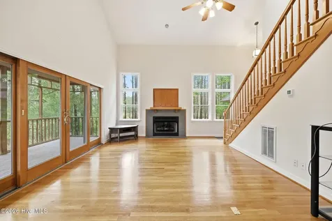 134 W Dowry Creek Belhaven NC 27810