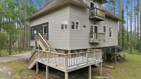 134 W Dowry Creek Belhaven NC 27810