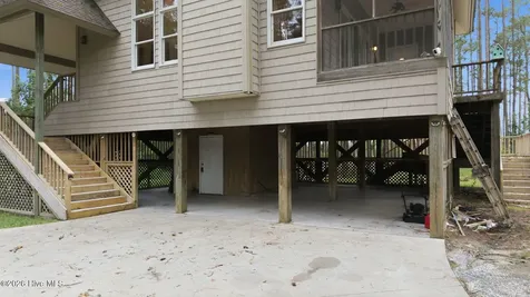 134 W Dowry Creek Belhaven NC 27810