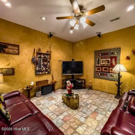 496 Holloway Road Robbinsville NC 28771