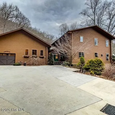496 Holloway Road Robbinsville NC 28771
