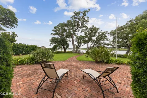 407 Bradley Creek Point Road Wilmington NC 28403