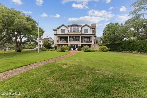 407 Bradley Creek Point Road Wilmington NC 28403