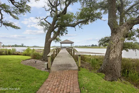 407 Bradley Creek Point Road Wilmington NC 28403