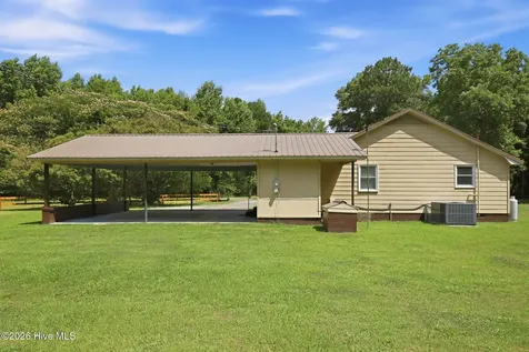 101 Nevil Creek Road Blounts Creek NC 27814