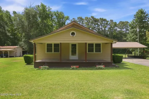 101 Nevil Creek Road Blounts Creek NC 27814