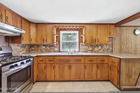 101 Nevil Creek Road Blounts Creek NC 27814