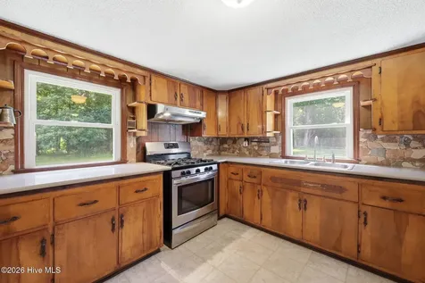 101 Nevil Creek Road Blounts Creek NC 27814