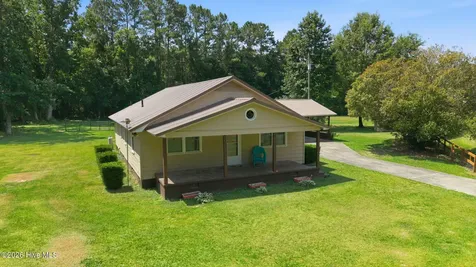 101 Nevil Creek Road Blounts Creek NC 27814