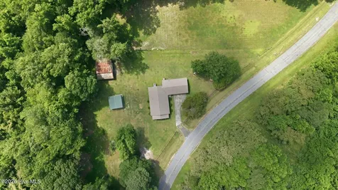 101 Nevil Creek Road Blounts Creek NC 27814