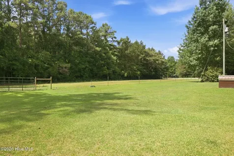 101 Nevil Creek Road Blounts Creek NC 27814