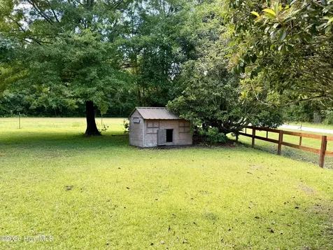 101 Nevil Creek Road Blounts Creek NC 27814