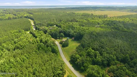101 Nevil Creek Road Blounts Creek NC 27814