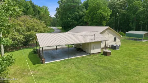 101 Nevil Creek Road Blounts Creek NC 27814