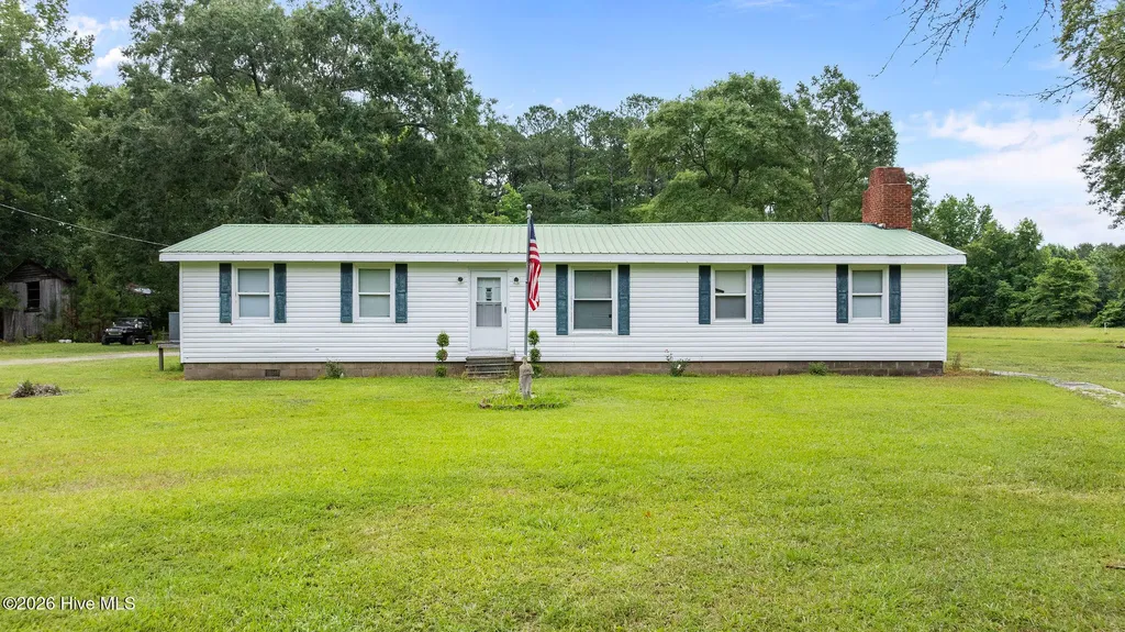 2240 Clay Bottom School Road Chocowinity NC 27817