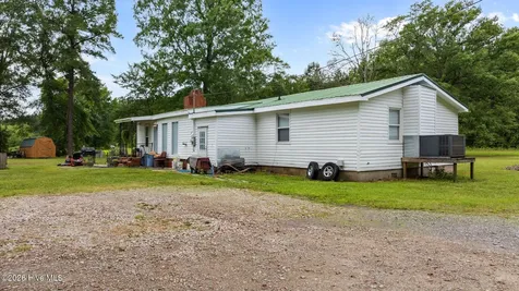 2240 Clay Bottom School Road Chocowinity NC 27817