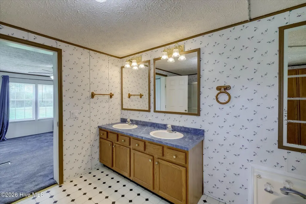 1893 Georgia 171 N Louisville GA 30434