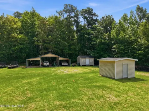 4393 Frog Level Road Winterville NC 28590