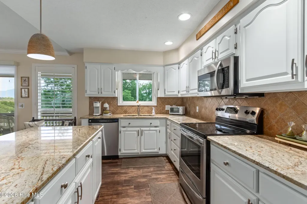 1938 Lakeview Summit Drive Young Harris GA 30582