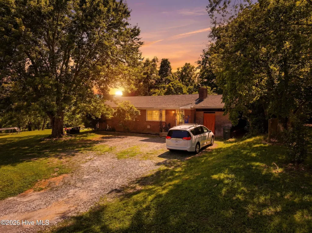 613 Robbinsville Road Andrews NC 28901