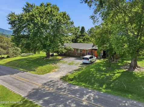 613 Robbinsville Road Andrews NC 28901
