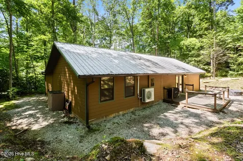 2052 Granny Squirrel Drive Andrews NC 28901
