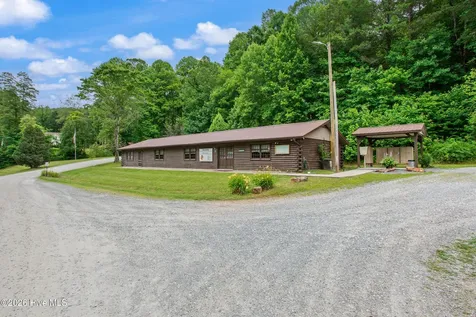 2052 Granny Squirrel Drive Andrews NC 28901